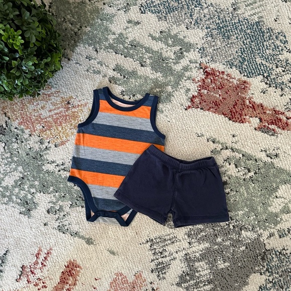 Striped Baby Onesie and Shorts Set - Picture 2 of 8